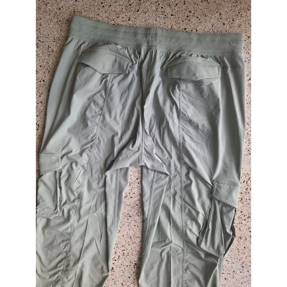 Lululemon Dance Studio Relaxed Fit Mid-Rise Cargo Jogger